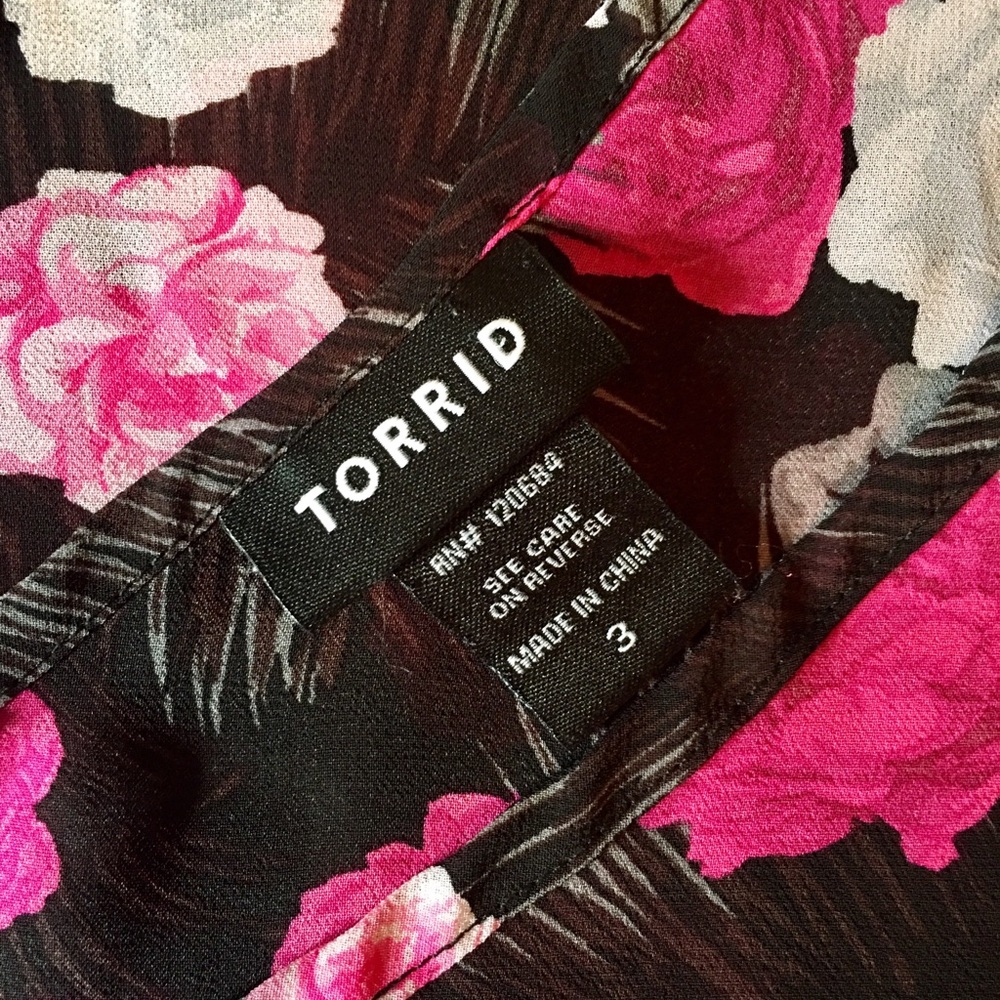 🌺2/$10🌺 Torrid tunic top